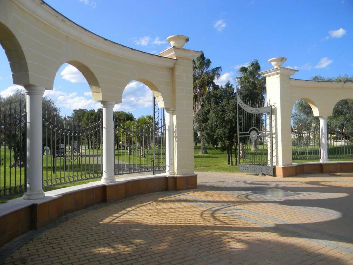 Апартаменти Oliva Nova Golf Екстер'єр фото